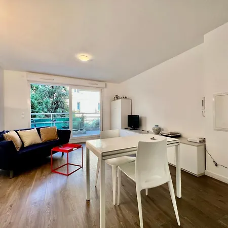 Charming And Cozy Close To Monaco *